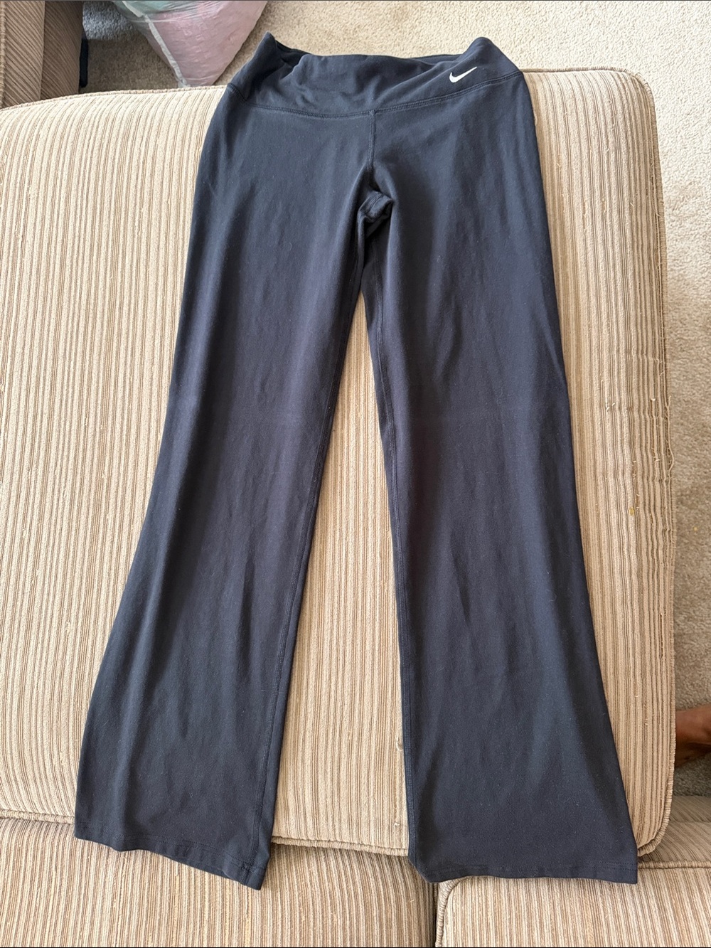 Nike Flare Leggings - Picture 1 of 3